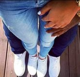 Фотка ног парня и девушки