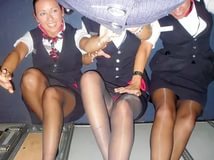 Обалденная попка откровенной стюардессы  (19 фото эротики)
